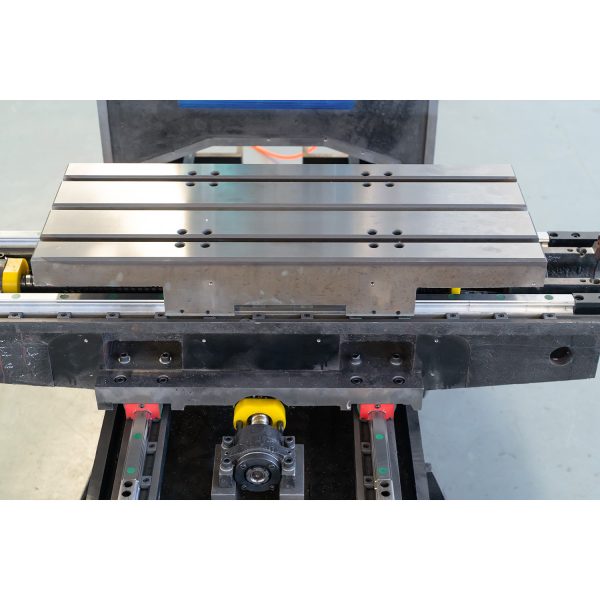 VMC640 Vertical cnc machining center